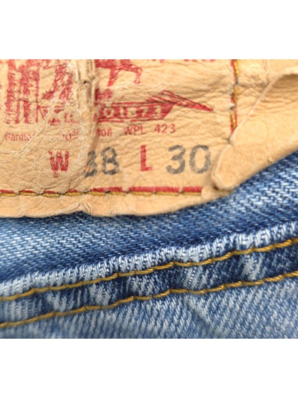 Vintage Levis 501 Original Fit Button Fly Jeans W38 L30 Distressed Light Wash - Picture 6 of 12